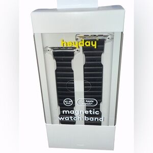 Heyday Black Magnetic Apple Watch Band 42-49 mm Adjustable Strap
New In Box